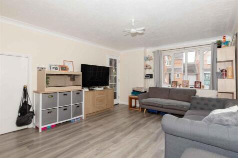 Rees Close_12.jpg