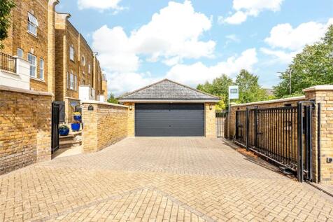 Driveway/Garage