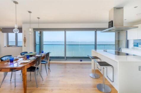 Open Plan Kitchen/Living/Dining Room