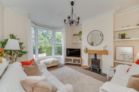 SITTING ROOM DINING ROOM AND KITCHEN