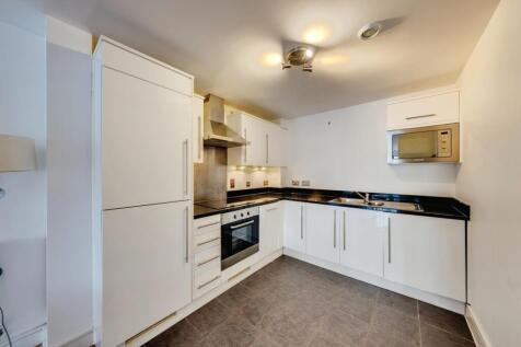 NO DEPOSIT OPTION AVAILABLE. This fantastic two bedroom, two bathroom apartment with concierge is situated in the popular St Lukes Sq development and is less than 5 minutes to Canning Town station.