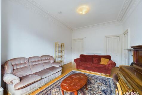 A bright and spacious 2 double-bedroom fully-furnished flat located in the beautiful and desirable Marchmont. Perfect for students.