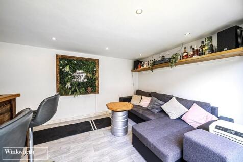 Bar/Home Office