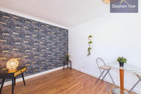 Kitchen / Living Area