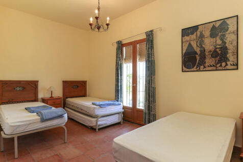 Property Image 100