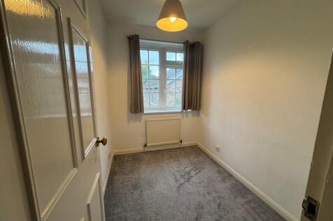 35 Oakfields - Be...