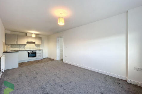 Open plan lounge ...