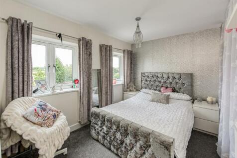 St Elvey-Bedroom3.jpg