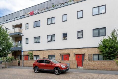 Beaumans Drive E17