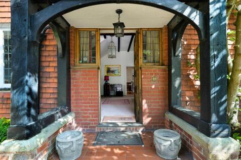 WALTON HEATH COTTAGE- (2).jpg