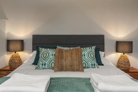 4 Bevlin Hall Saundersfoot -   Final Edits_-3.jpg