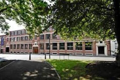 Available September 2026 Eight8 Property are pleased to offer this stylish studio apartment at prestigious St Pauls Place. Comprising open plan living space, double bedroom area with large fitted ward