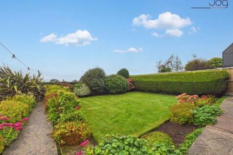 Spacious Garden with glorious views