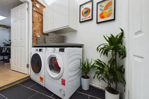 CAM02854G0-PR0318...