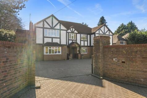 Carsaig, Waterhouse Lane, Kingswood, Tadworth KT20