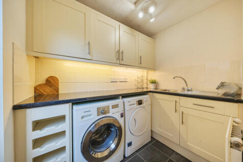 1361344-37-68dd3e...