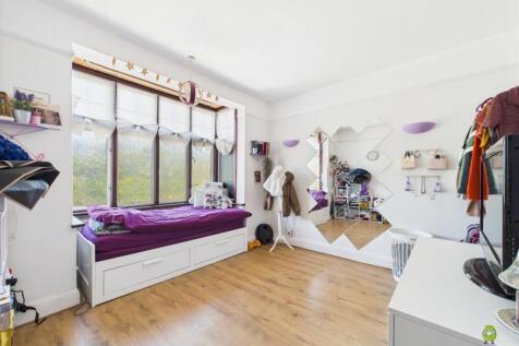 Presented by Kevin at EweMove Bexleyheath and Dart