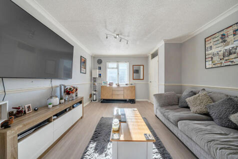 Lounge angle 2