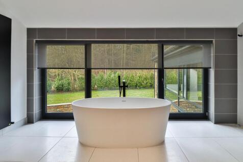 Bath ensuite