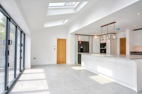 Open Kitchen Diner_3.jpeg