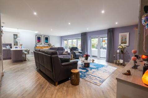 Kitchen Dining lounge