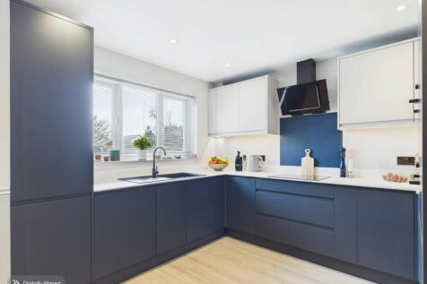 EWEMOVE SOUTH MOLTON - 4 ABBOTS MEADOW