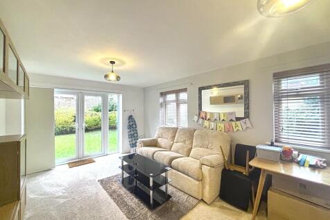 Living/Dining are...