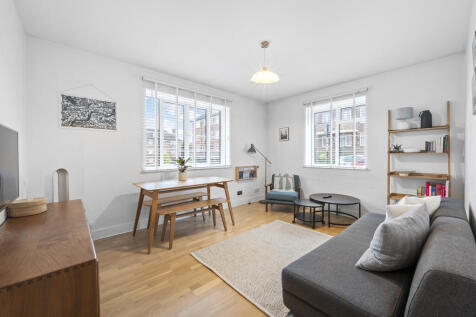 This well-presented two-bedroom flat with an exceptional standard of finish throughout. The property features a separate, fully fitted kitchen and a spacious living room, filled with natural light. A