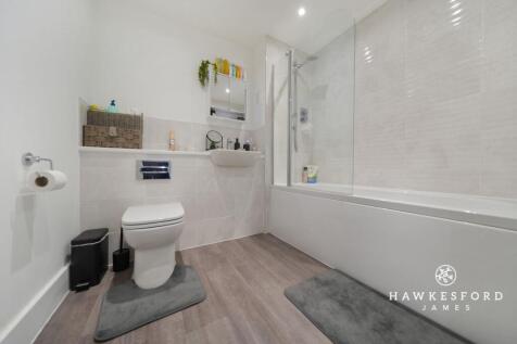 Beckett Court - Bathroom