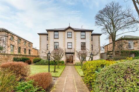 Beautifully presented, 2 bedroom, unfurnished, top floor apartment, forming part of an established factored development, set back from the Portobello High Street surrounded by beautiful, landscaped ga
