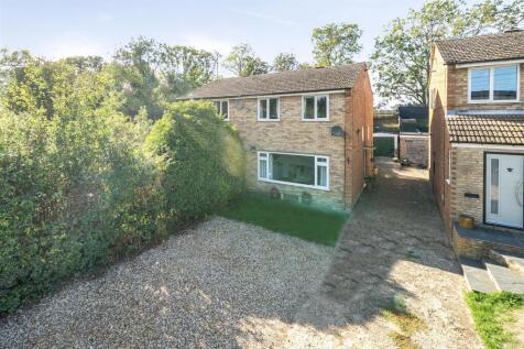 7 Meadow Rise, Tiffield (e) (2) cr.jpg