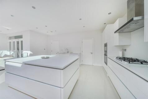 Kitchen Area 2.jpg