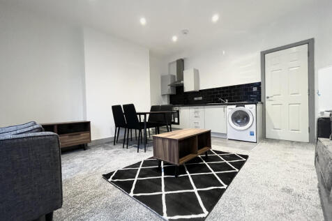*AVAILABLE 2ND JULY**SPACIOUS OPEN PLAN LIVING AREA**FULLY FURNISHED**ON STREET PARKING**HIGH SPEC APPLIANCES**CLOSE TO LOCAL AMENITIES