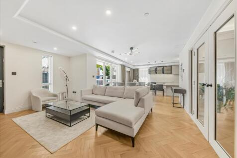A modern three bedroom apartment with air conditioning on Armitage Road NW11.An exceptional duplex apartment extending to approximately 1,991 sq ft, situated within Luxley House development in the hea