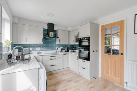 24 Wardle Close-02.jpg