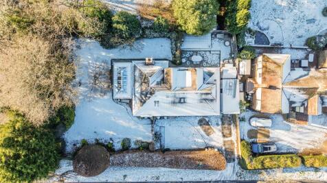 OAK TREE COTTAGE DRONE- (6).jpg