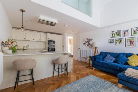 10 The Hamiltons-7.jpg