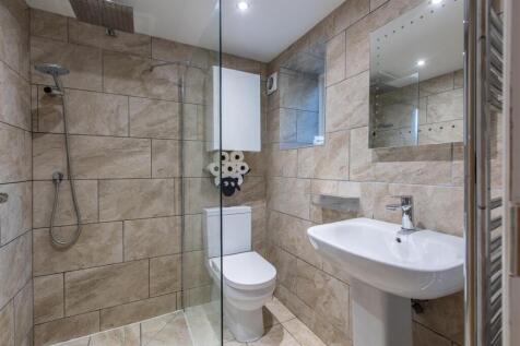 Brook Lane 31 Shower Room.jpg