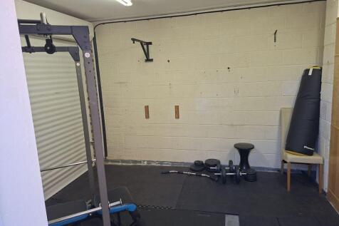 Garage 2