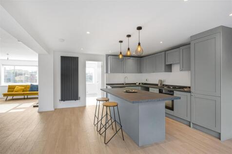 Kitchen / Breakfast Room