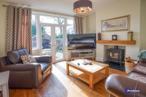 72 Priest Hills (5).jpg