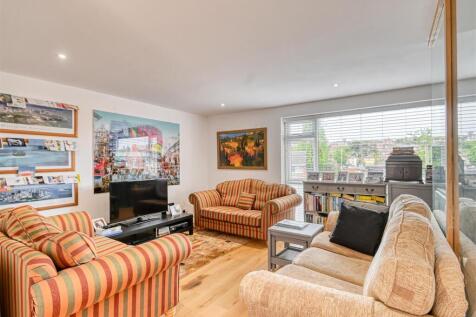 23 Cann Hall Drive-24.jpg