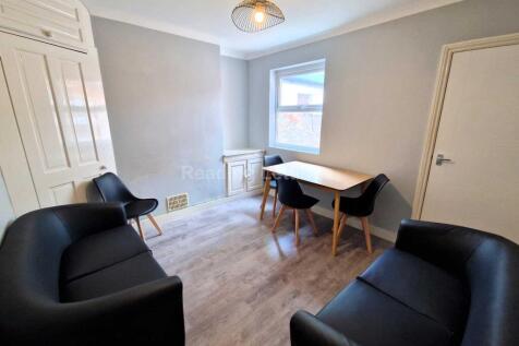 4 Bedroom Terraced in RG1 5QL