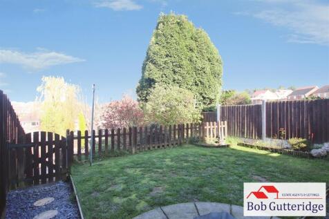 ENCLOSED TIERED REAR GARDEN