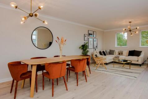 13 Yarlington Court-LR-30.jpg