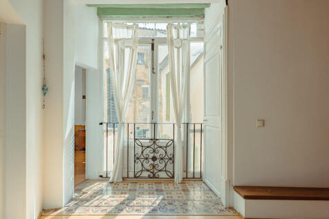 Historic Old Town Gem near Calatrava with Rooftop Terrace & Sea Views