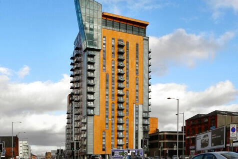 ** Zero Deposit Guarantee Available **
Settle into this stunning fourth floor apartment in this well respected impressive development.