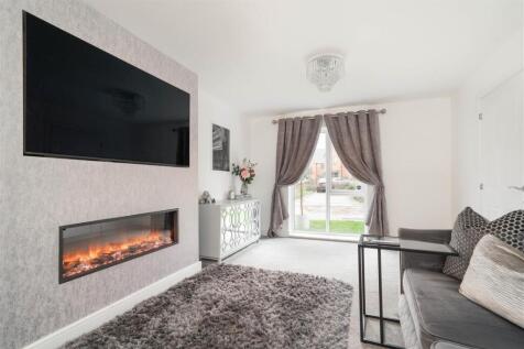Living Room-4.jpg