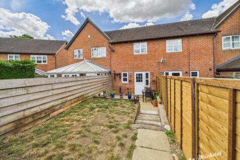 CAM02773G0-PR0329-STILL003