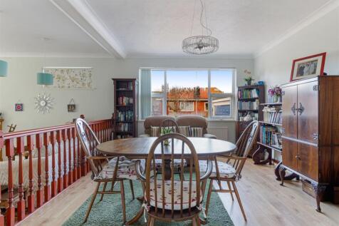 A14 - Southway Headland Road, Torquay - 251203.jpg